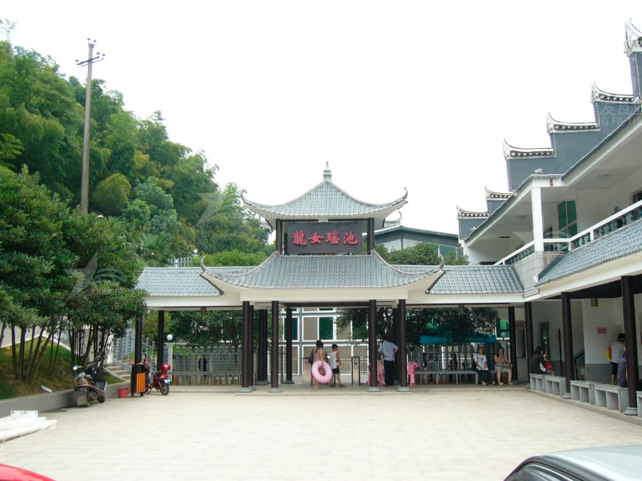 屋頂材料合成樹脂瓦和不銹鋼瓦哪個好？選擇很重要！